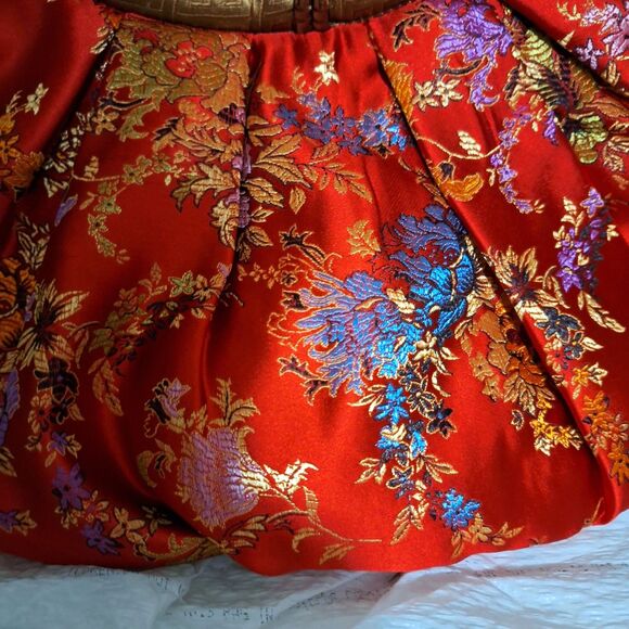 A Red Satin Japanese Style Women's Handbag Oriental Floral Motif Kimono Clutch - Picture 8 of 8